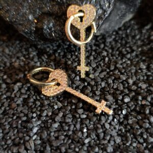 KB-07 LLAVES CORAZON ARETE